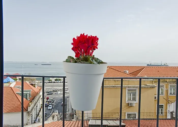 River View Alfama Historic *